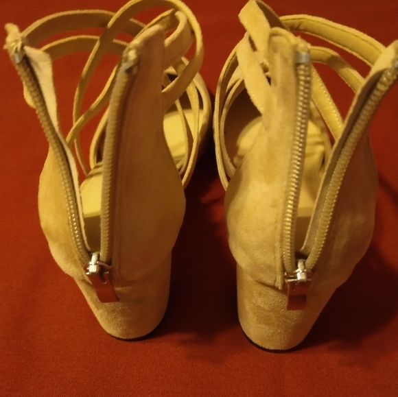 Shoes - Picture 3 of 7